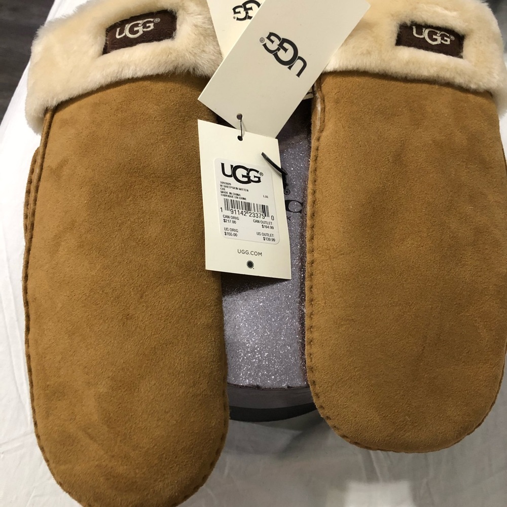UGG sheepskin mittens